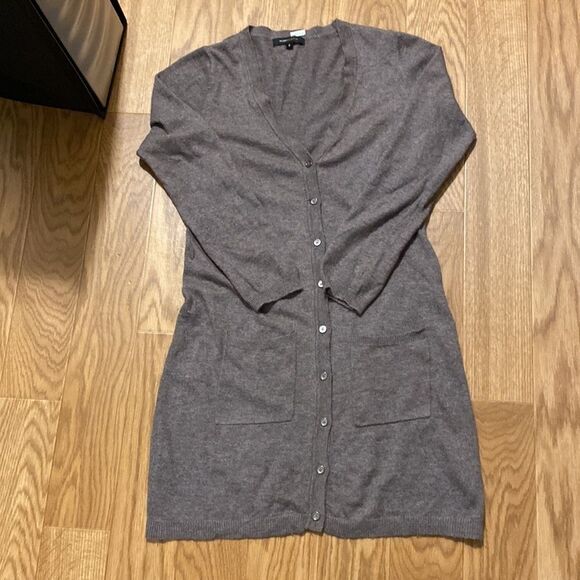 BCBG Maxazria Women’s Grey Long Sleeve  Button up Cardigan Pockets (Size Medium) - Picture 12 of 12